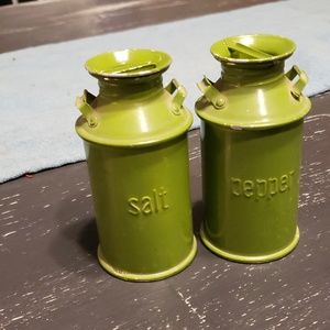salt & pepper shakers